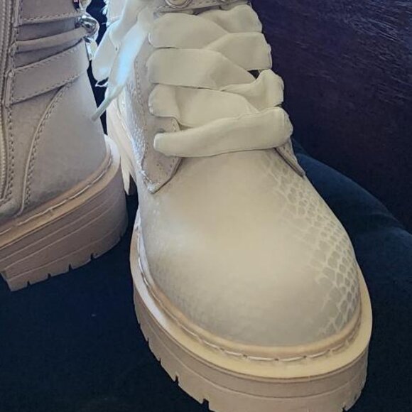 BRAND NEW Sugar Kade Pearl Combat Boots - Size 8 M - Picture 3 of 13